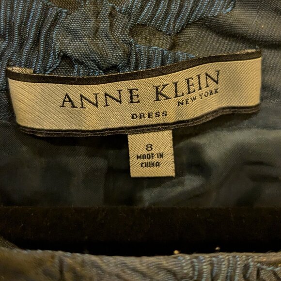 NWOT Anne Klein Blue Floral Embroidered Overlay Stencil Fitted Dress Size 8 - Picture 2 of 3